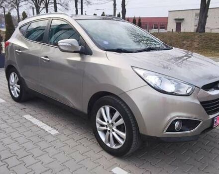 Бежевый Хендай их35, объемом двигателя 2 л и пробегом 200 тыс. км за 10990 $, фото 5 на Automoto.ua