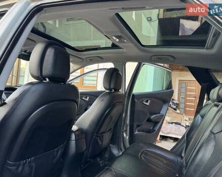 Бежевый Хендай их35, объемом двигателя 2 л и пробегом 147 тыс. км за 11800 $, фото 17 на Automoto.ua