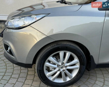 Бежевый Хендай их35, объемом двигателя 2 л и пробегом 147 тыс. км за 11800 $, фото 44 на Automoto.ua