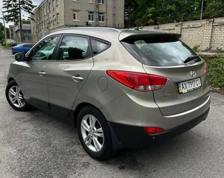 Бежевий Хендай іх35, об'ємом двигуна 0 л та пробігом 107 тис. км за 10100 $, фото 5 на Automoto.ua