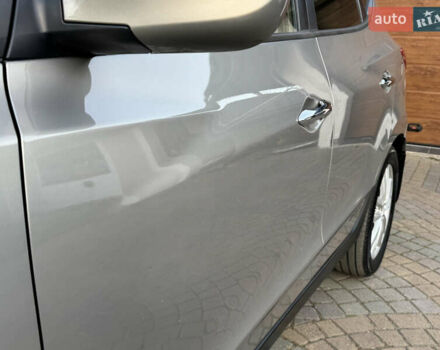 Бежевый Хендай их35, объемом двигателя 2 л и пробегом 147 тыс. км за 11800 $, фото 46 на Automoto.ua