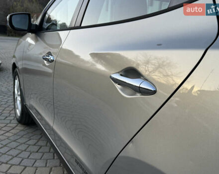 Бежевый Хендай их35, объемом двигателя 2 л и пробегом 147 тыс. км за 11800 $, фото 48 на Automoto.ua