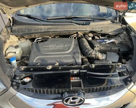 Бежевый Хендай их35, объемом двигателя 2 л и пробегом 205 тыс. км за 12500 $, фото 20 на Automoto.ua