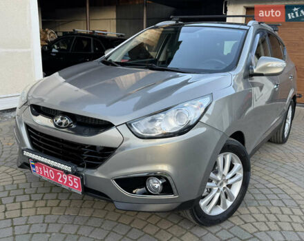 Бежевый Хендай их35, объемом двигателя 2 л и пробегом 147 тыс. км за 11800 $, фото 5 на Automoto.ua