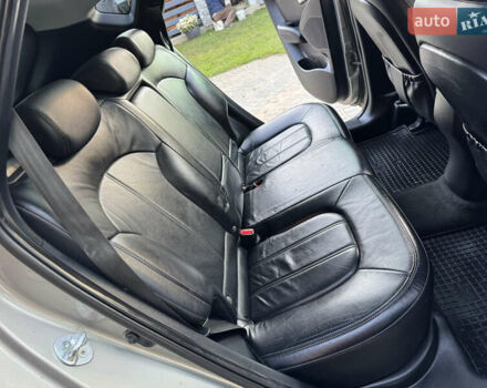 Бежевый Хендай их35, объемом двигателя 2 л и пробегом 147 тыс. км за 11800 $, фото 20 на Automoto.ua