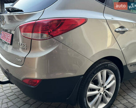 Бежевый Хендай их35, объемом двигателя 2 л и пробегом 147 тыс. км за 11800 $, фото 37 на Automoto.ua