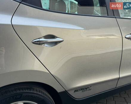 Бежевый Хендай их35, объемом двигателя 2 л и пробегом 147 тыс. км за 11800 $, фото 36 на Automoto.ua