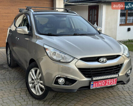Бежевый Хендай их35, объемом двигателя 2 л и пробегом 147 тыс. км за 11800 $, фото 4 на Automoto.ua