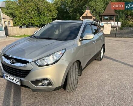 Бежевый Хендай их35, объемом двигателя 2 л и пробегом 205 тыс. км за 12500 $, фото 1 на Automoto.ua