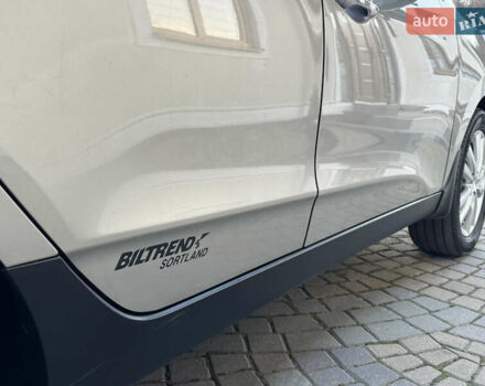 Бежевый Хендай их35, объемом двигателя 2 л и пробегом 147 тыс. км за 11800 $, фото 53 на Automoto.ua