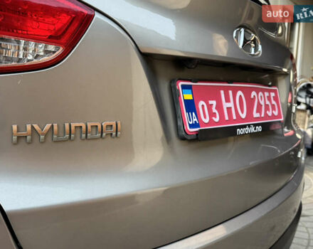 Бежевый Хендай их35, объемом двигателя 2 л и пробегом 147 тыс. км за 11800 $, фото 39 на Automoto.ua