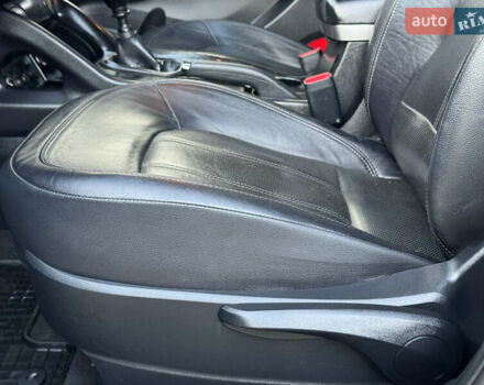 Бежевый Хендай их35, объемом двигателя 2 л и пробегом 147 тыс. км за 11800 $, фото 9 на Automoto.ua