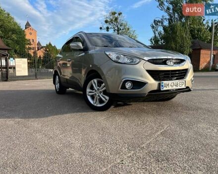 Бежевый Хендай их35, объемом двигателя 2 л и пробегом 205 тыс. км за 12500 $, фото 7 на Automoto.ua