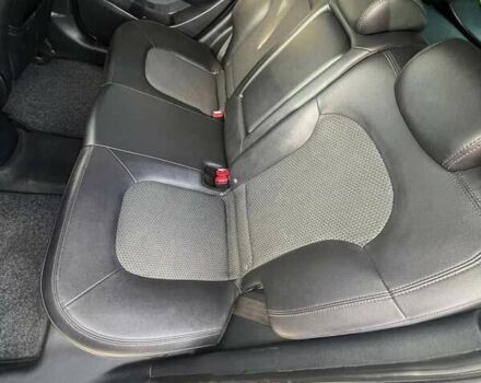 Бежевый Хендай их35, объемом двигателя 2 л и пробегом 205 тыс. км за 12500 $, фото 13 на Automoto.ua