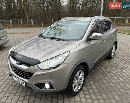 Бежевый Хендай их35, объемом двигателя 2 л и пробегом 220 тыс. км за 11700 $, фото 1 на Automoto.ua