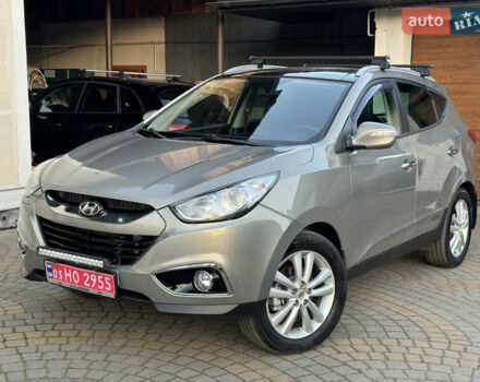 Бежевый Хендай их35, объемом двигателя 2 л и пробегом 147 тыс. км за 11800 $, фото 1 на Automoto.ua