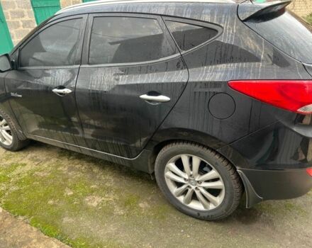 Черный Хендай их35, объемом двигателя 1.7 л и пробегом 205 тыс. км за 12900 $, фото 1 на Automoto.ua