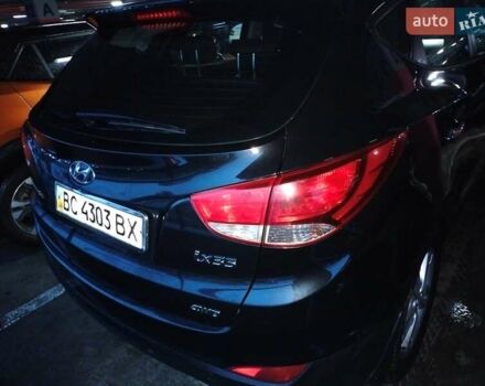 Черный Хендай их35, объемом двигателя 2 л и пробегом 200 тыс. км за 10700 $, фото 4 на Automoto.ua