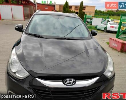 Черный Хендай их35, объемом двигателя 2 л и пробегом 290 тыс. км за 10500 $, фото 3 на Automoto.ua
