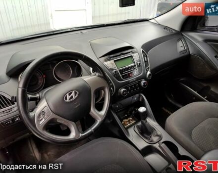 Черный Хендай их35, объемом двигателя 2 л и пробегом 290 тыс. км за 10500 $, фото 11 на Automoto.ua