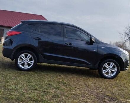 Черный Хендай их35, объемом двигателя 1.69 л и пробегом 250 тыс. км за 11888 $, фото 1 на Automoto.ua