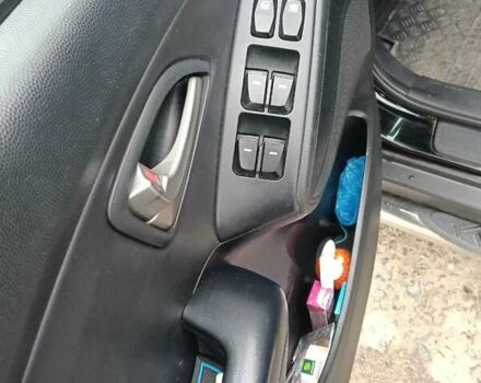 Черный Хендай их35, объемом двигателя 2 л и пробегом 190 тыс. км за 12800 $, фото 10 на Automoto.ua