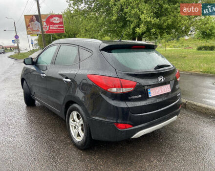 Черный Хендай их35, объемом двигателя 2 л и пробегом 242 тыс. км за 11400 $, фото 5 на Automoto.ua