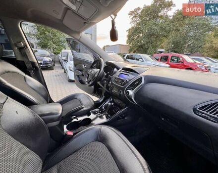 Черный Хендай их35, объемом двигателя 2 л и пробегом 160 тыс. км за 5900 $, фото 28 на Automoto.ua