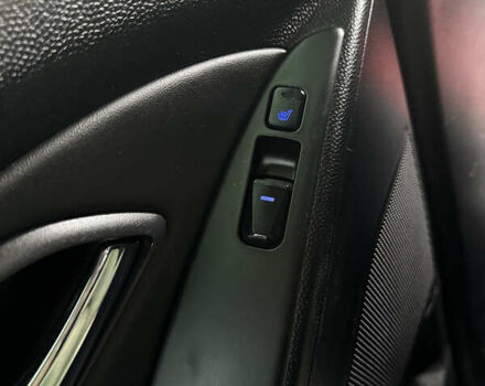 Черный Хендай их35, объемом двигателя 2 л и пробегом 178 тыс. км за 12350 $, фото 27 на Automoto.ua