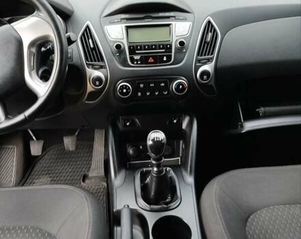 Черный Хендай их35, объемом двигателя 1.69 л и пробегом 250 тыс. км за 11888 $, фото 15 на Automoto.ua