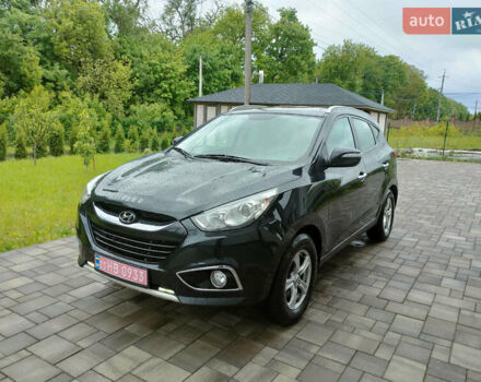 Черный Хендай их35, объемом двигателя 2 л и пробегом 242 тыс. км за 11450 $, фото 2 на Automoto.ua