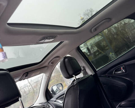 Черный Хендай их35, объемом двигателя 2 л и пробегом 178 тыс. км за 12350 $, фото 31 на Automoto.ua