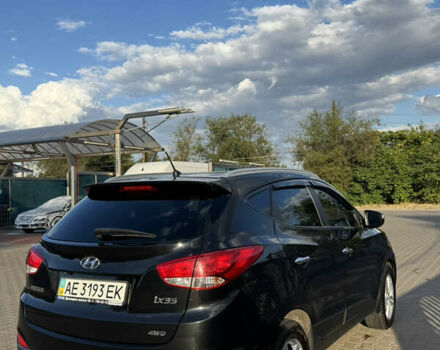 Черный Хендай их35, объемом двигателя 2 л и пробегом 176 тыс. км за 12500 $, фото 2 на Automoto.ua