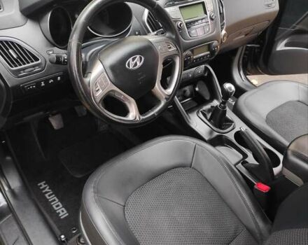 Черный Хендай их35, объемом двигателя 2 л и пробегом 249 тыс. км за 11900 $, фото 26 на Automoto.ua