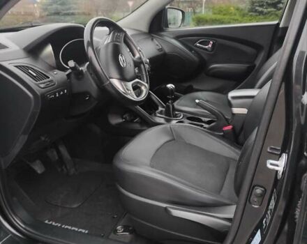 Черный Хендай их35, объемом двигателя 2 л и пробегом 249 тыс. км за 11900 $, фото 21 на Automoto.ua