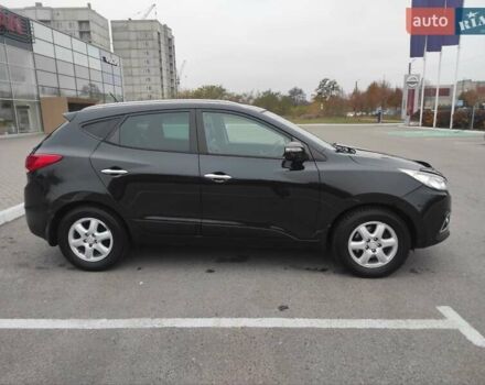 Черный Хендай их35, объемом двигателя 2 л и пробегом 249 тыс. км за 11900 $, фото 10 на Automoto.ua