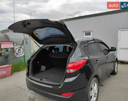 Черный Хендай их35, объемом двигателя 1.6 л и пробегом 295 тыс. км за 10500 $, фото 10 на Automoto.ua