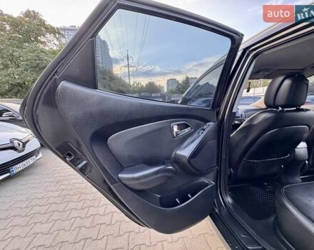 Черный Хендай их35, объемом двигателя 2 л и пробегом 160 тыс. км за 5900 $, фото 35 на Automoto.ua