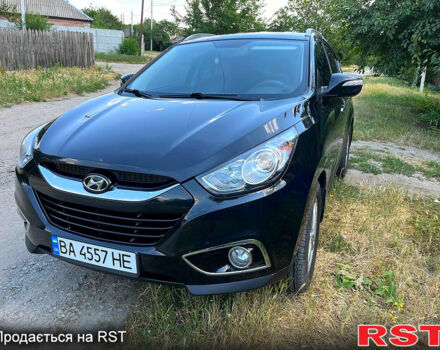 Черный Хендай их35, объемом двигателя 2 л и пробегом 120 тыс. км за 14000 $, фото 1 на Automoto.ua