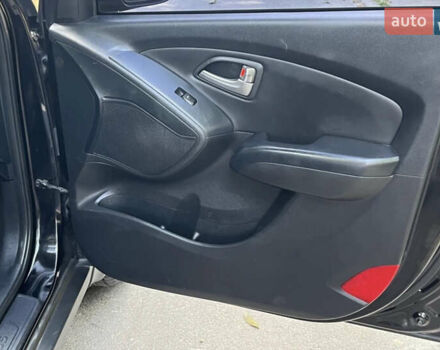 Чорний Хендай іх35, об'ємом двигуна 2 л та пробігом 196 тис. км за 12900 $, фото 16 на Automoto.ua