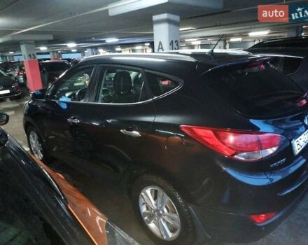Черный Хендай их35, объемом двигателя 2 л и пробегом 200 тыс. км за 10700 $, фото 5 на Automoto.ua