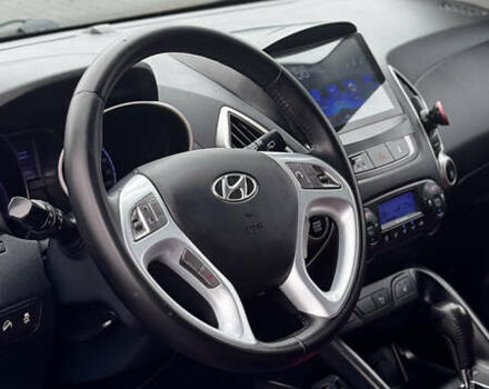 Черный Хендай их35, объемом двигателя 2 л и пробегом 178 тыс. км за 12350 $, фото 23 на Automoto.ua