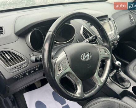 Черный Хендай их35, объемом двигателя 2 л и пробегом 111 тыс. км за 11900 $, фото 8 на Automoto.ua