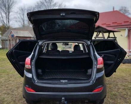 Черный Хендай их35, объемом двигателя 1.69 л и пробегом 250 тыс. км за 11888 $, фото 7 на Automoto.ua