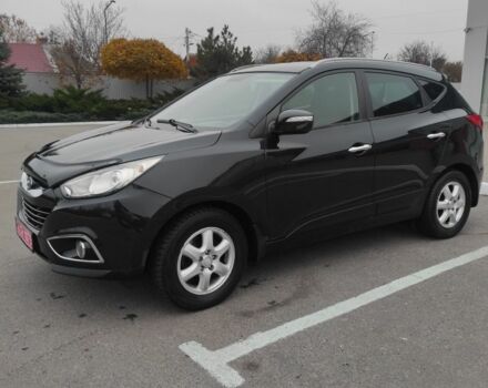 Черный Хендай их35, объемом двигателя 2 л и пробегом 249 тыс. км за 11900 $, фото 1 на Automoto.ua