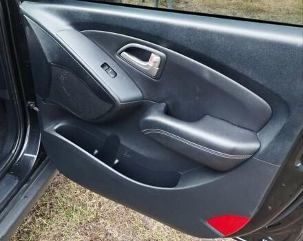 Черный Хендай их35, объемом двигателя 1.69 л и пробегом 250 тыс. км за 11888 $, фото 26 на Automoto.ua