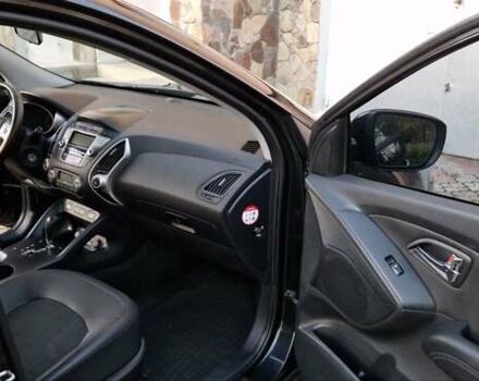 Черный Хендай их35, объемом двигателя 2 л и пробегом 264 тыс. км за 11900 $, фото 7 на Automoto.ua
