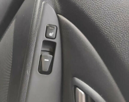 Черный Хендай их35, объемом двигателя 1.6 л и пробегом 295 тыс. км за 10500 $, фото 8 на Automoto.ua