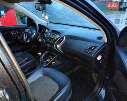 Черный Хендай их35, объемом двигателя 2 л и пробегом 200 тыс. км за 10700 $, фото 11 на Automoto.ua