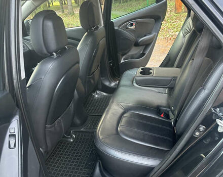 Черный Хендай их35, объемом двигателя 2 л и пробегом 240 тыс. км за 11900 $, фото 12 на Automoto.ua